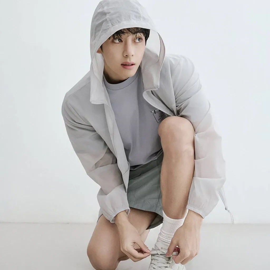 V (防彈少年團)的最新照片