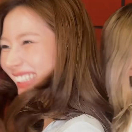 Latest photo of Sana (TWICE)