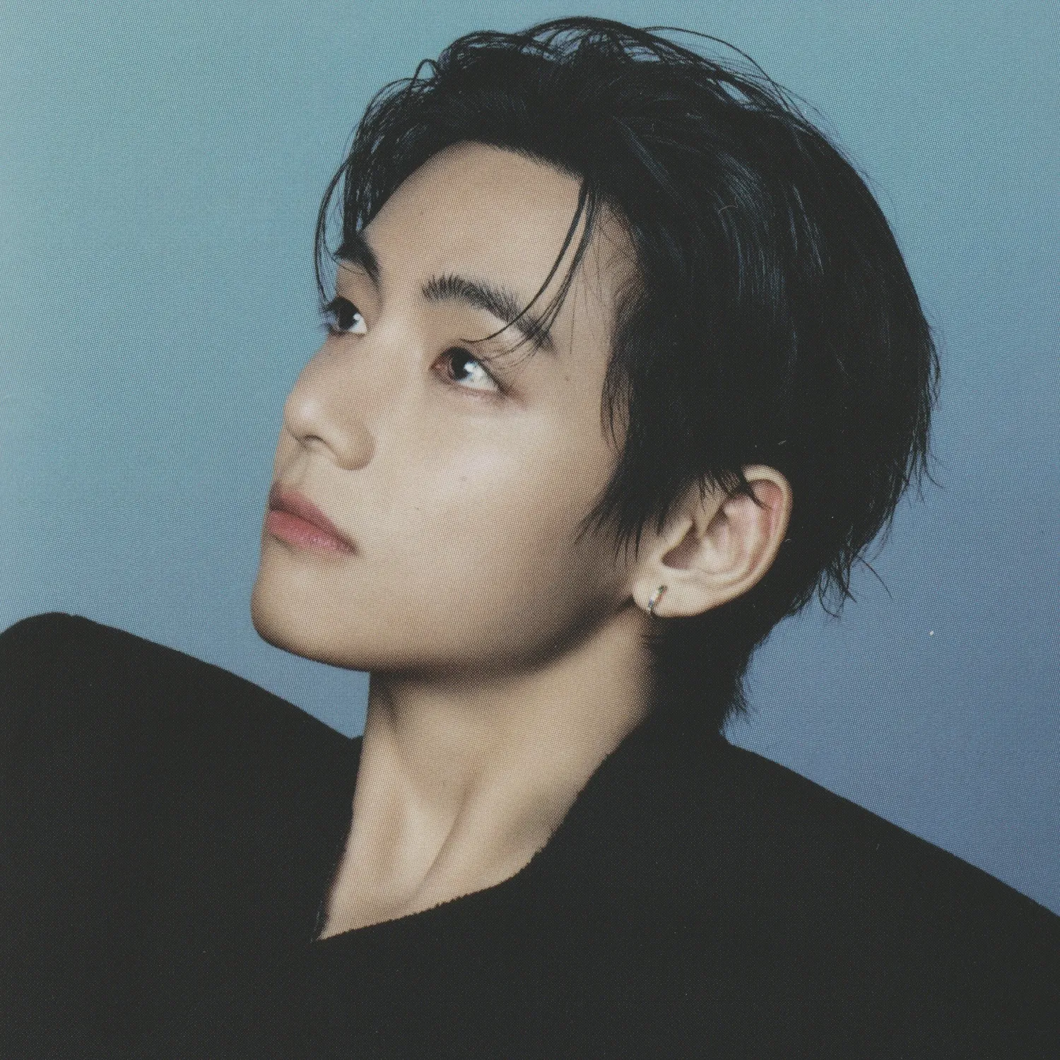 뷔 (방탄소년단)의 최신 사진