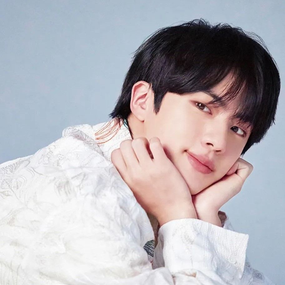 Behind-the-scenes cut of Jin (BTS)