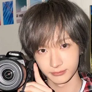 A moment captured by Donghwa (KickFlip)'s fan