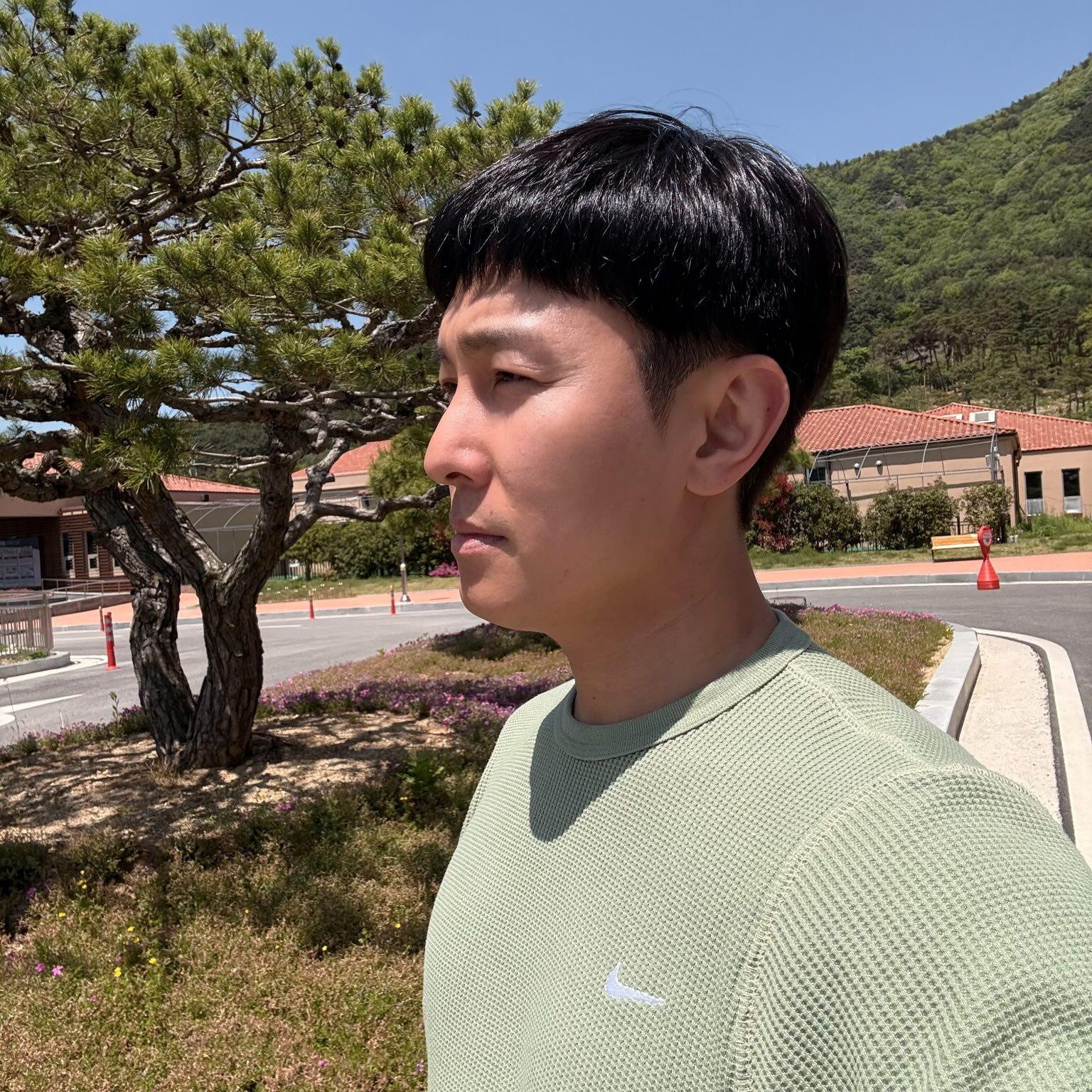 Behind-the-scenes cut of Kim Dongwan (SHINHWA)