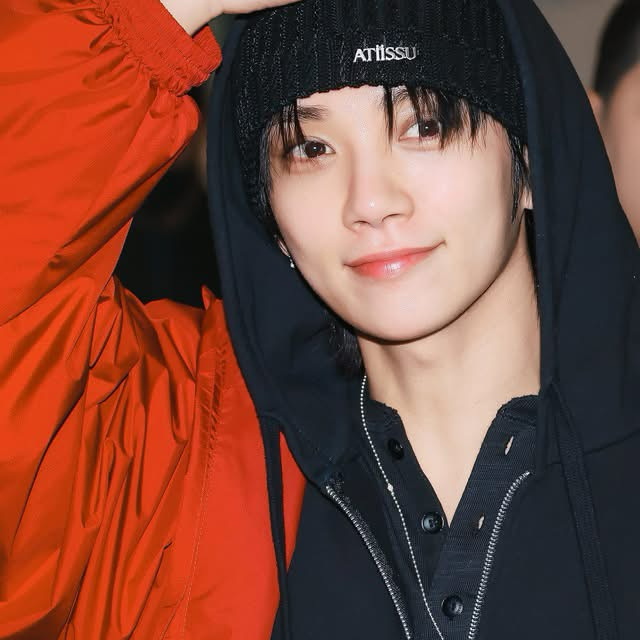 A moment captured by Joshua (SEVENTEEN)'s fan