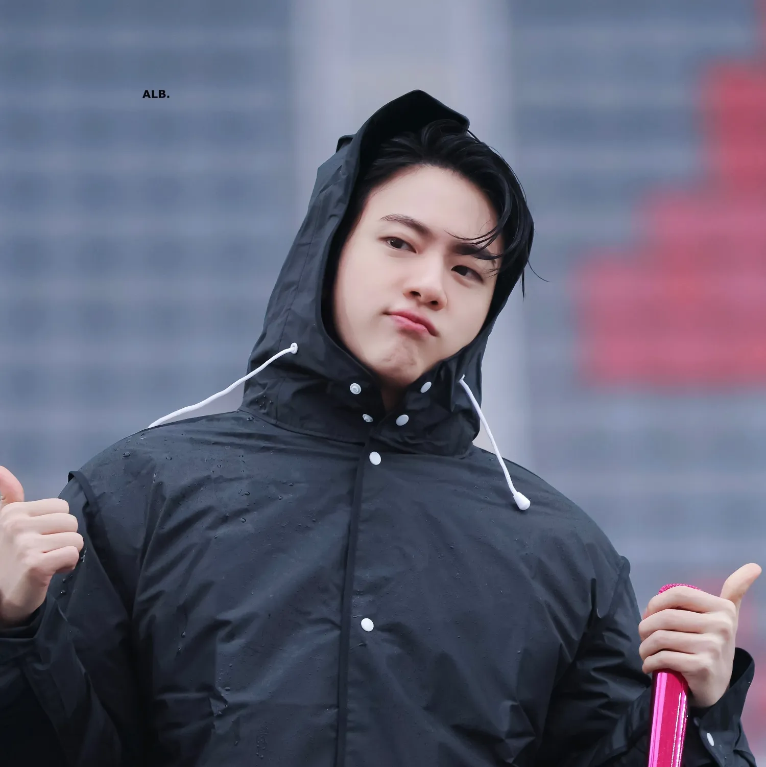 Foto aktivitas terbaru Jin (BTS)