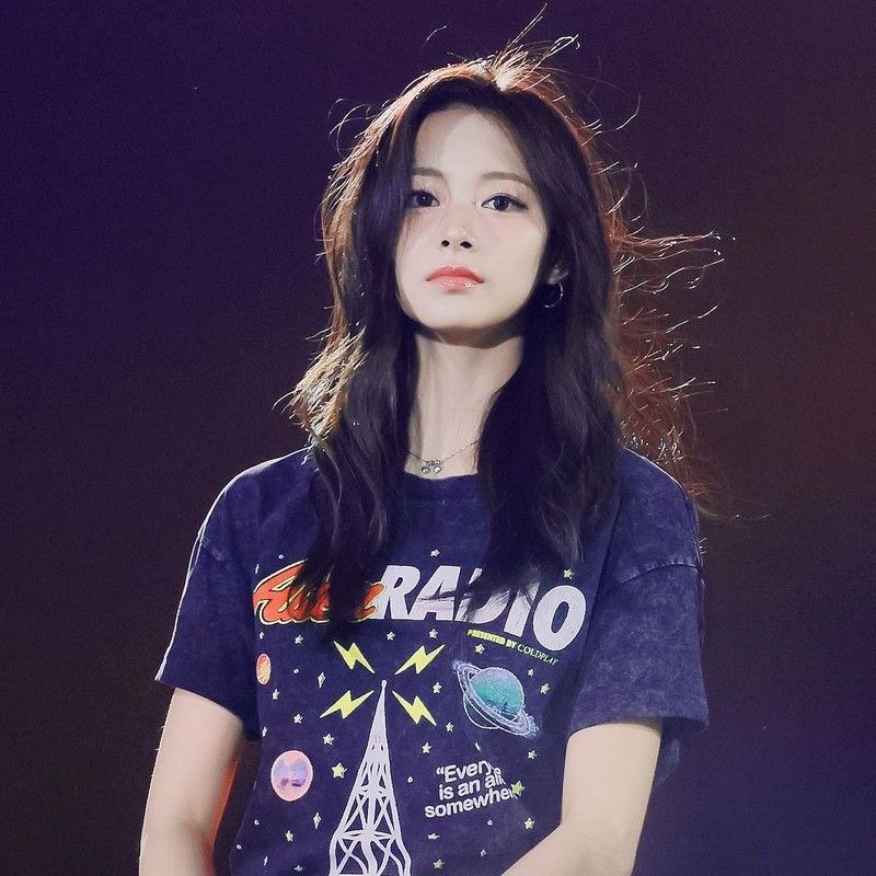 Momen yang diabadikan oleh penggemar Tzuyu (TWICE)