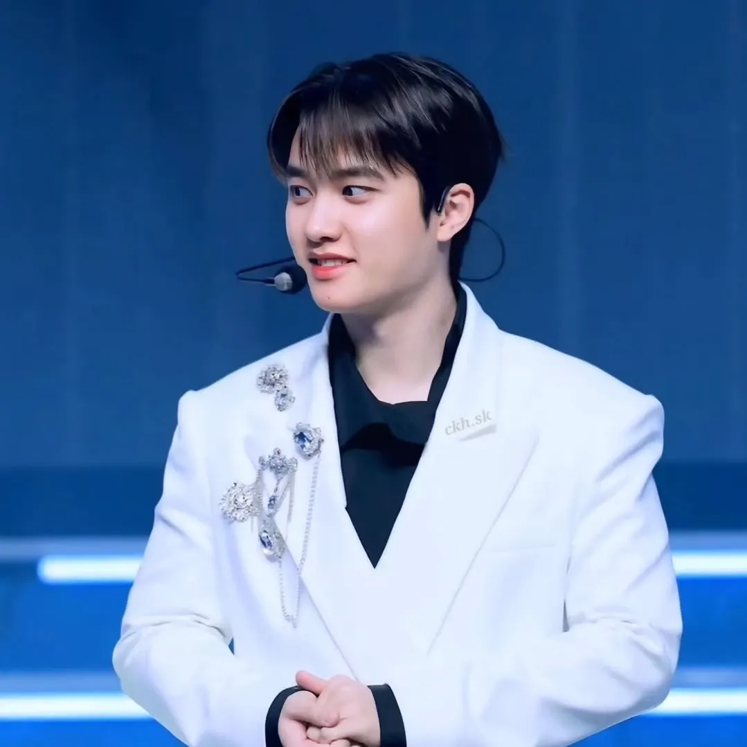 D.O. (EXO)粉絲拍下的瞬間