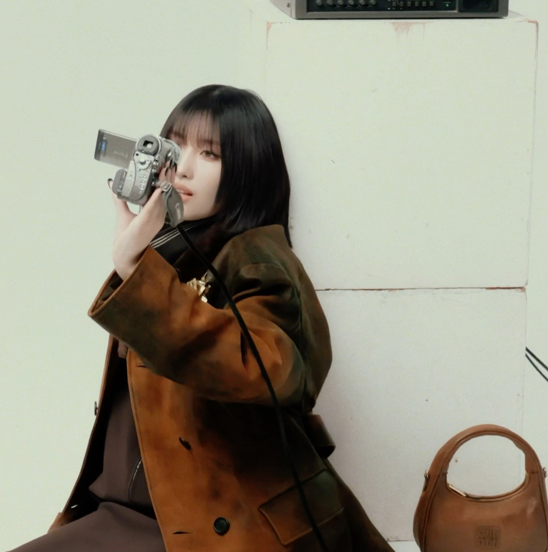 Momo (TWICE)的幕後花絮