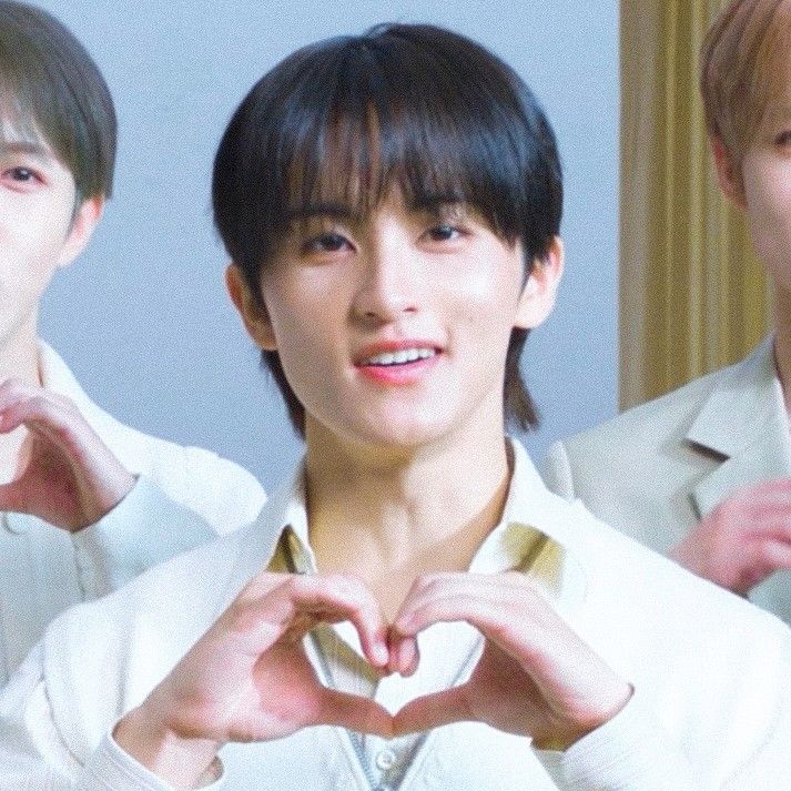 Latest photo of Mark (NCT 127, NCT DREAM)