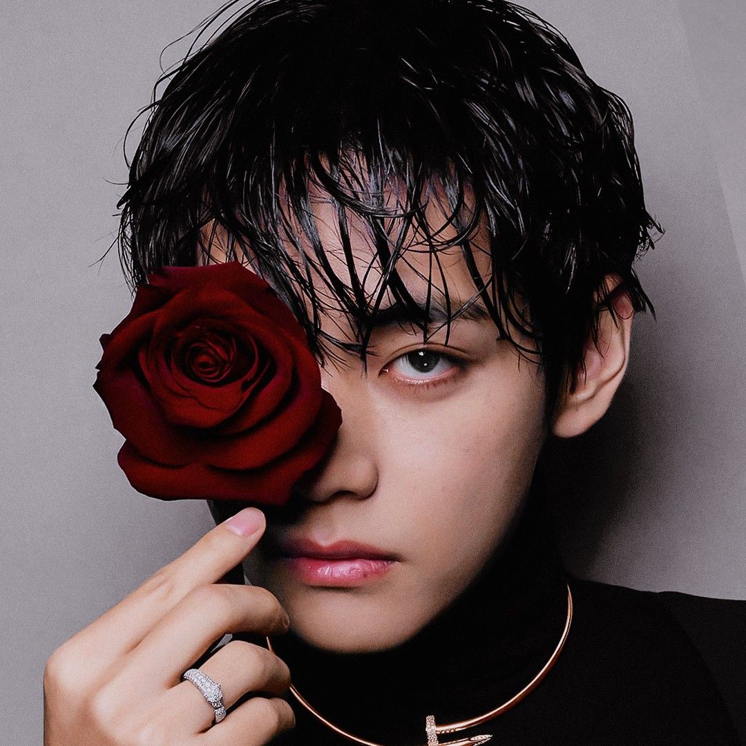 Latest photo of V (BTS)