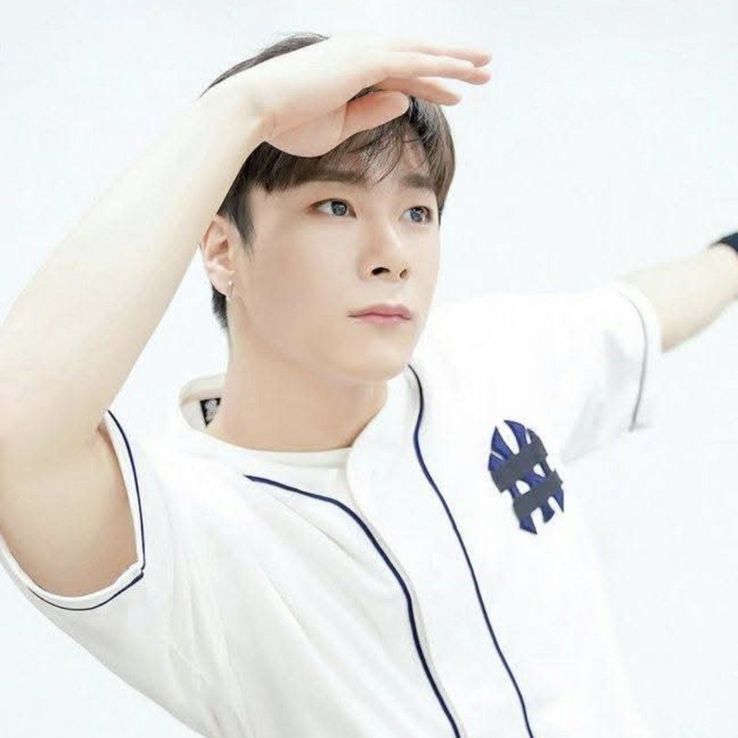 A moment captured by Moonbin (ASTRO)'s fan