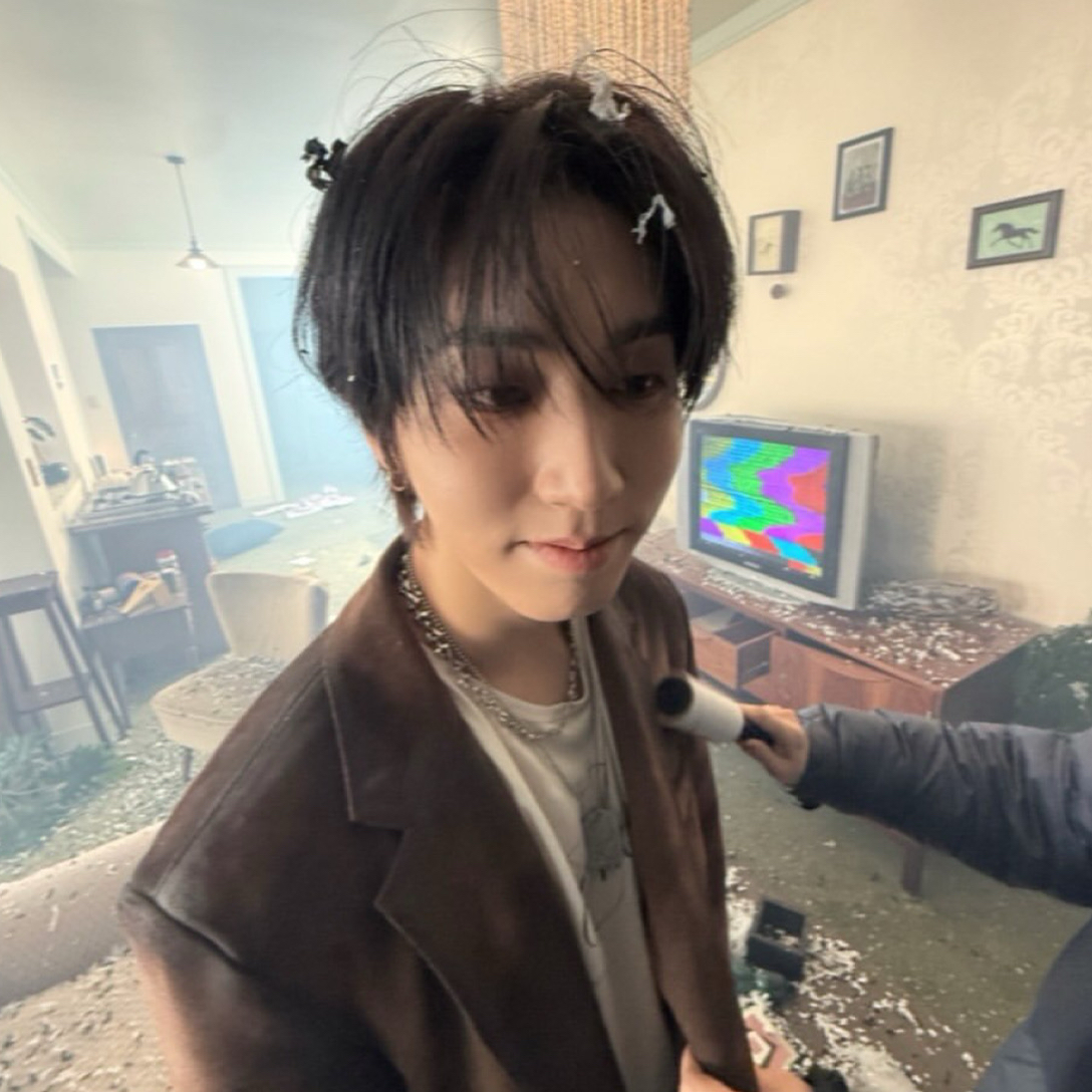 Behind-the-scenes cut of HAN (Stray Kids)