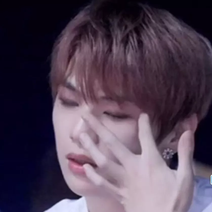 강다니엘의 비하인드 컷