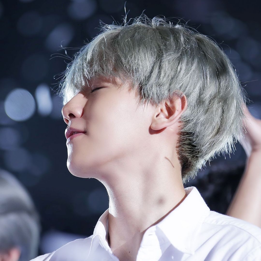 Behind-the-scenes cut of Baekhyun (EXO)