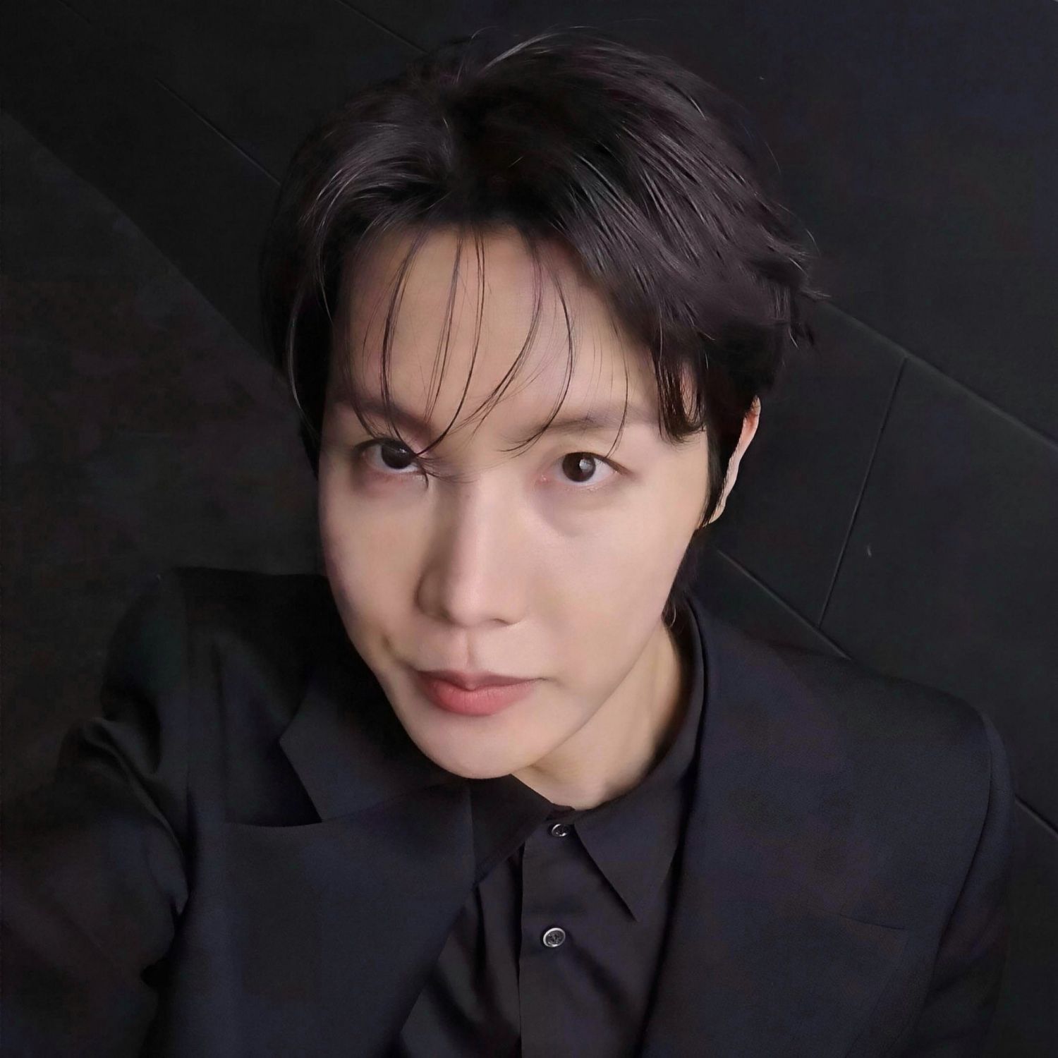 Foto terbaru j-hope (BTS)