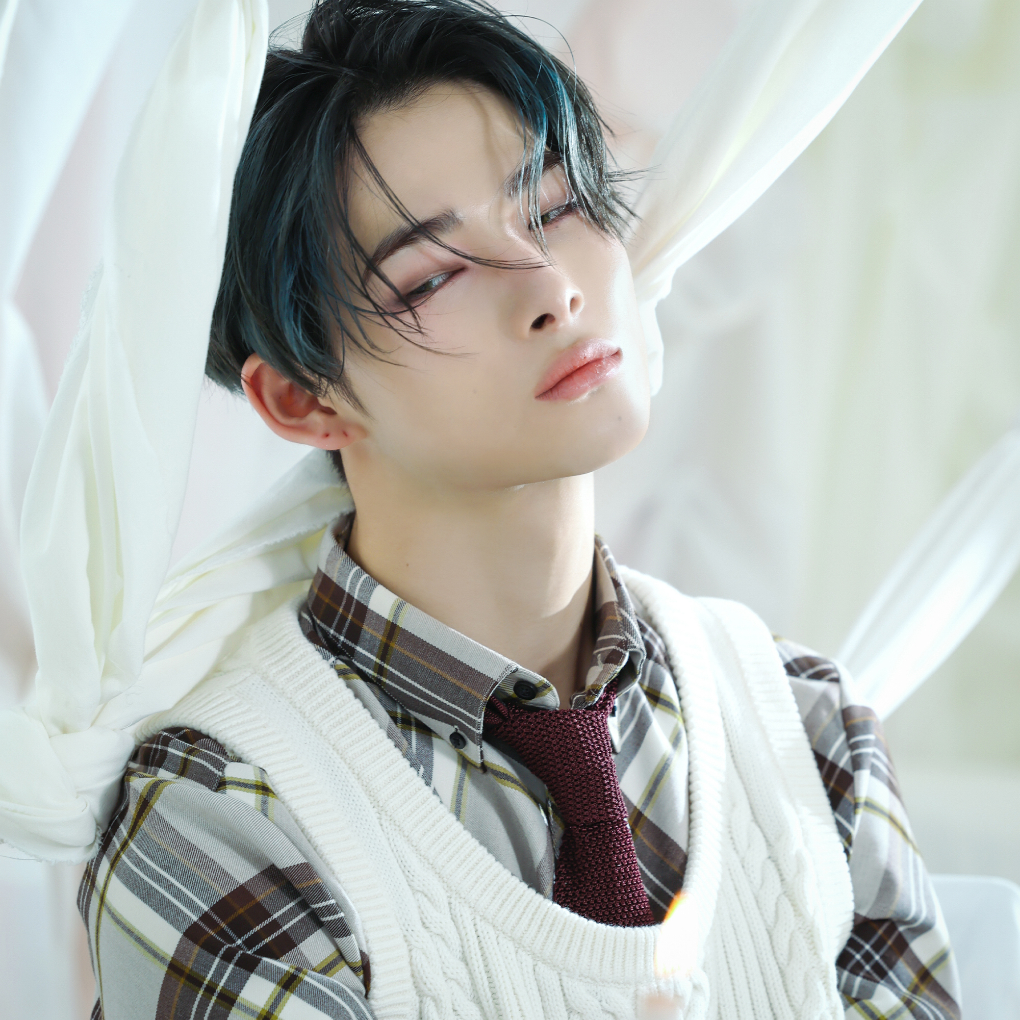 NI-KI (ENHYPEN)的最新照片