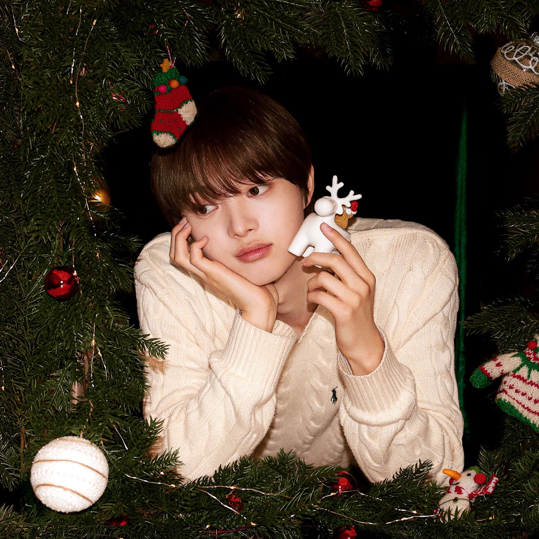 Latest photo of EJ (&TEAM)