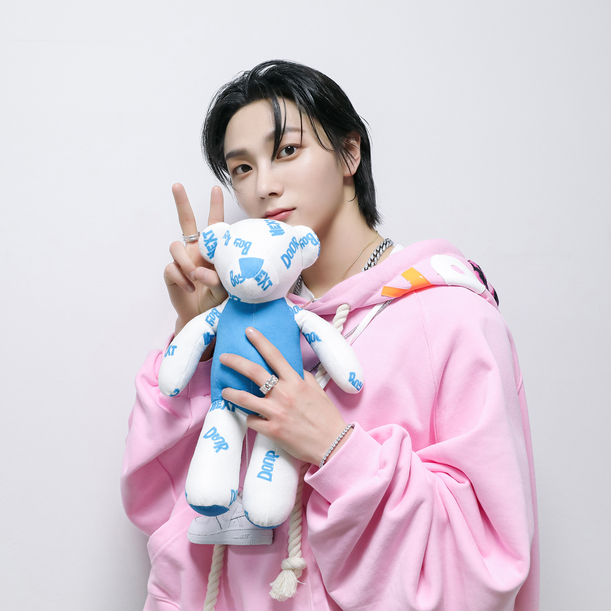 Latest photo of Sungho (BOYNEXTDOOR)