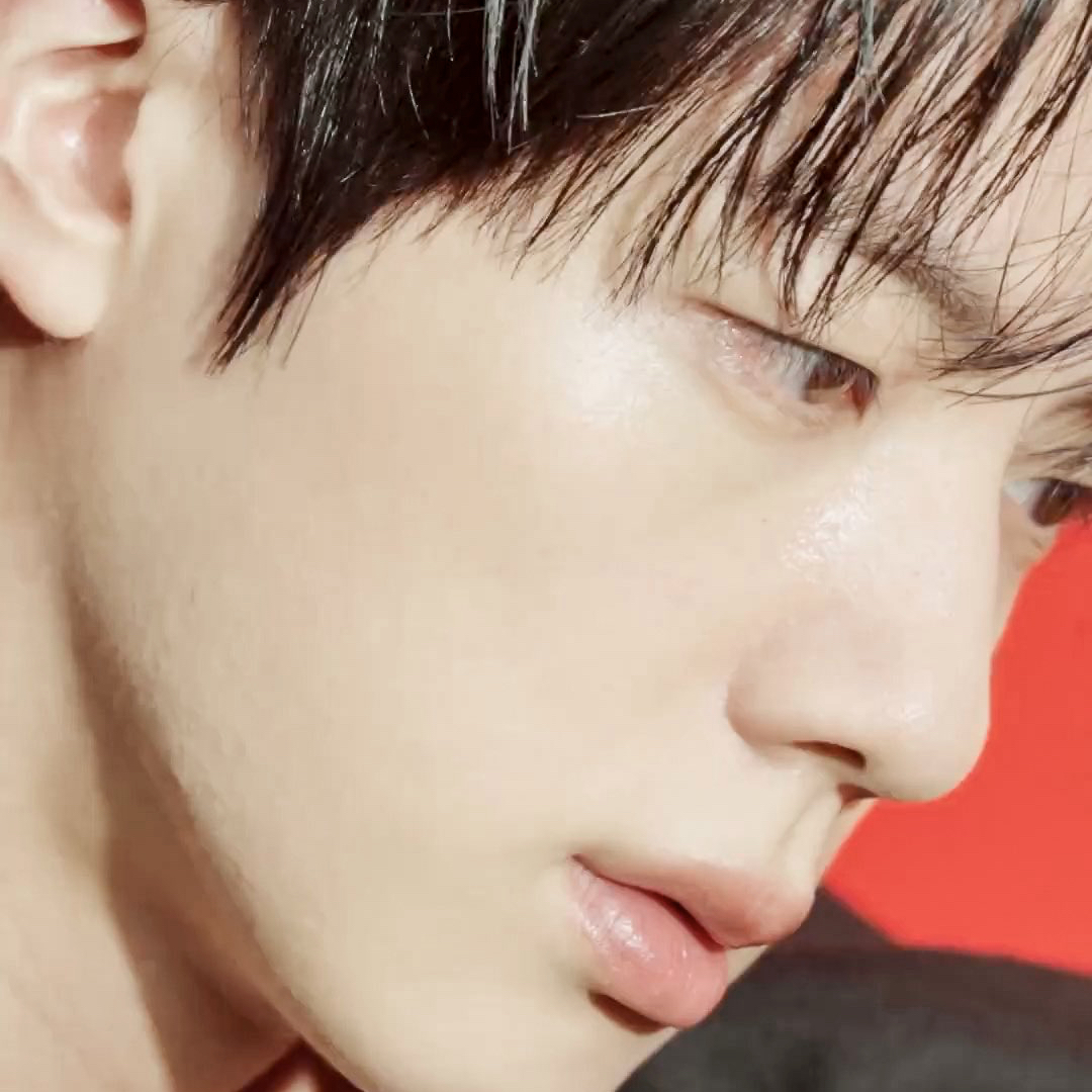 Foto terbaru Jin (BTS)