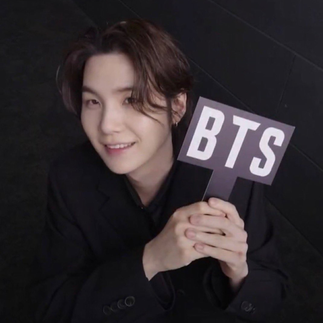 Latest photo of SUGA (BTS)