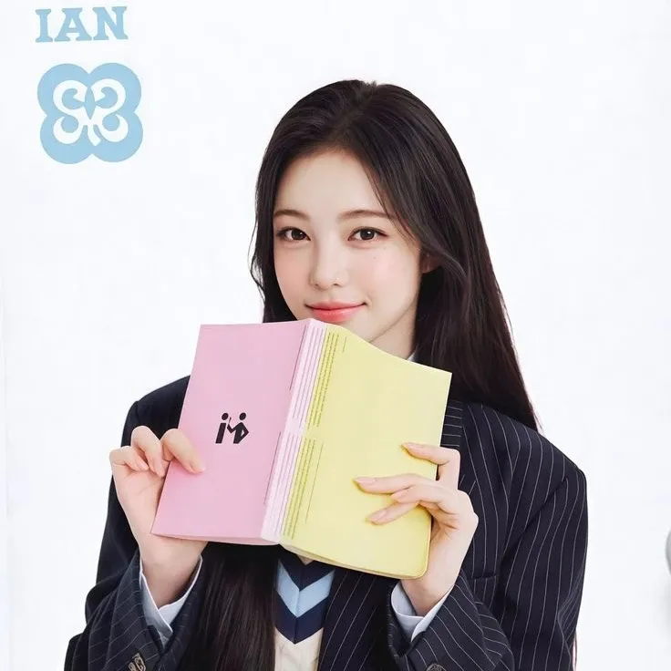 A moment captured by Ian (Hearts2Hearts)'s fan