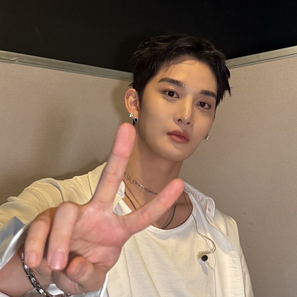 Recent activity shot of Bae Jinyoung