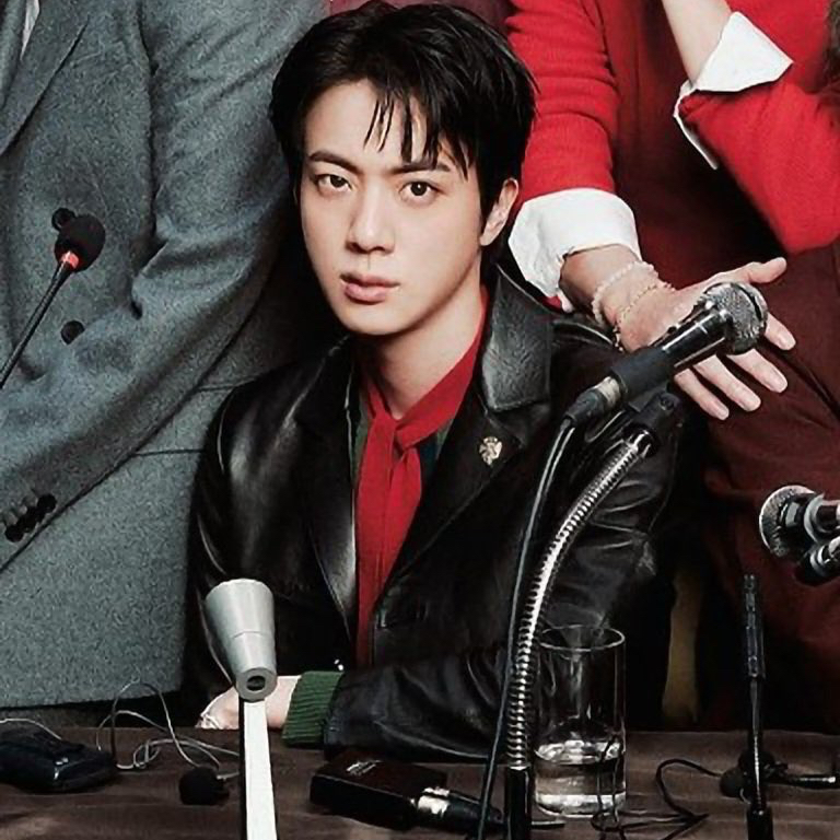 진 (방탄소년단)의 비하인드 컷