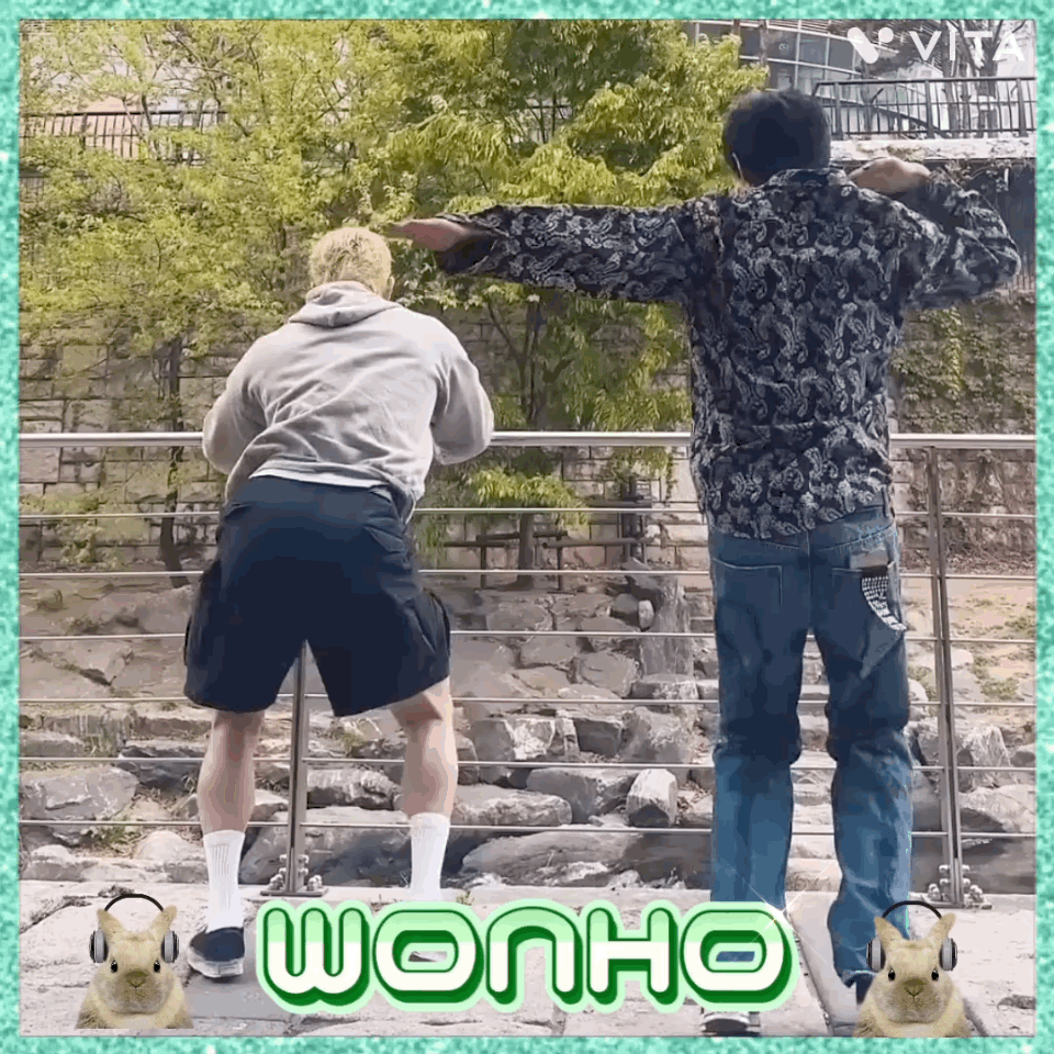 A moment captured by Wonho's fan