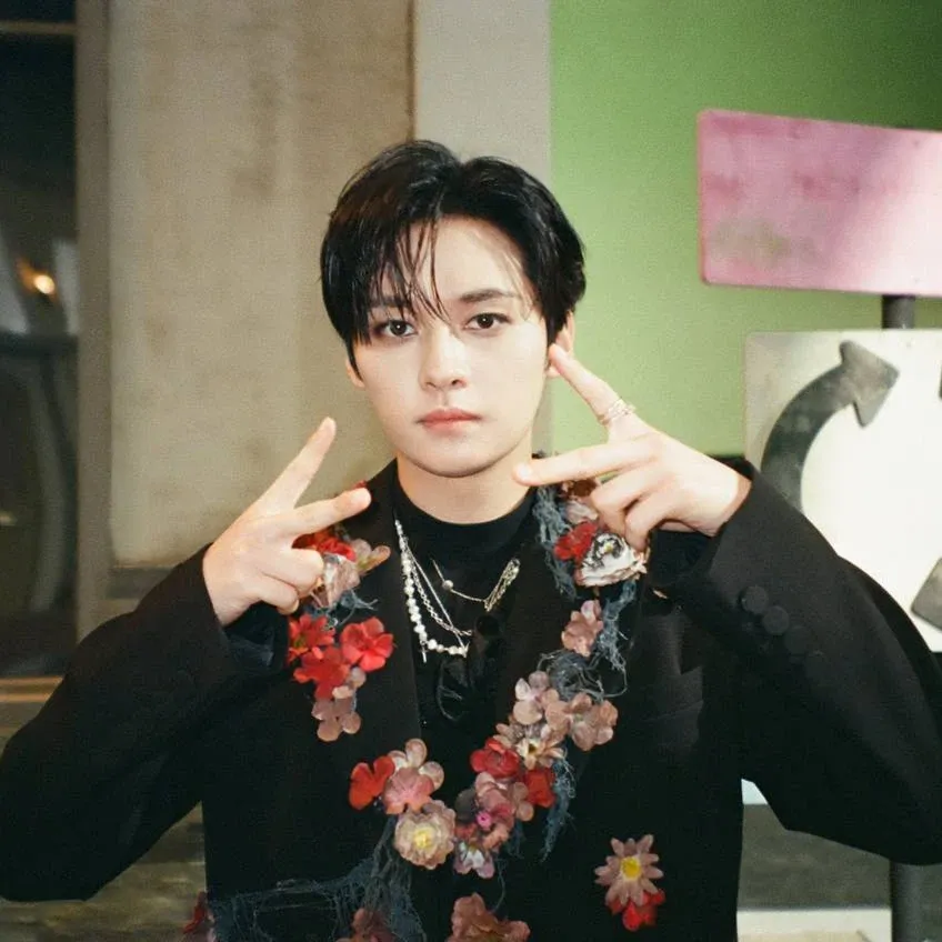 Momen yang diabadikan oleh penggemar Lee Know (Stray Kids)
