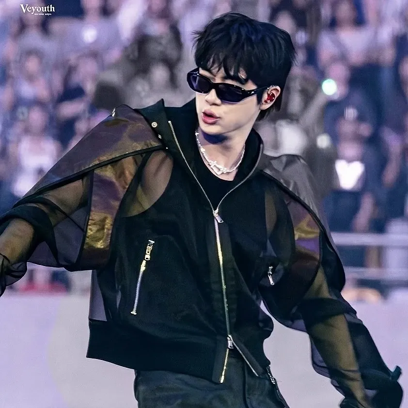 Behind-the-scenes cut of Jin (BTS)