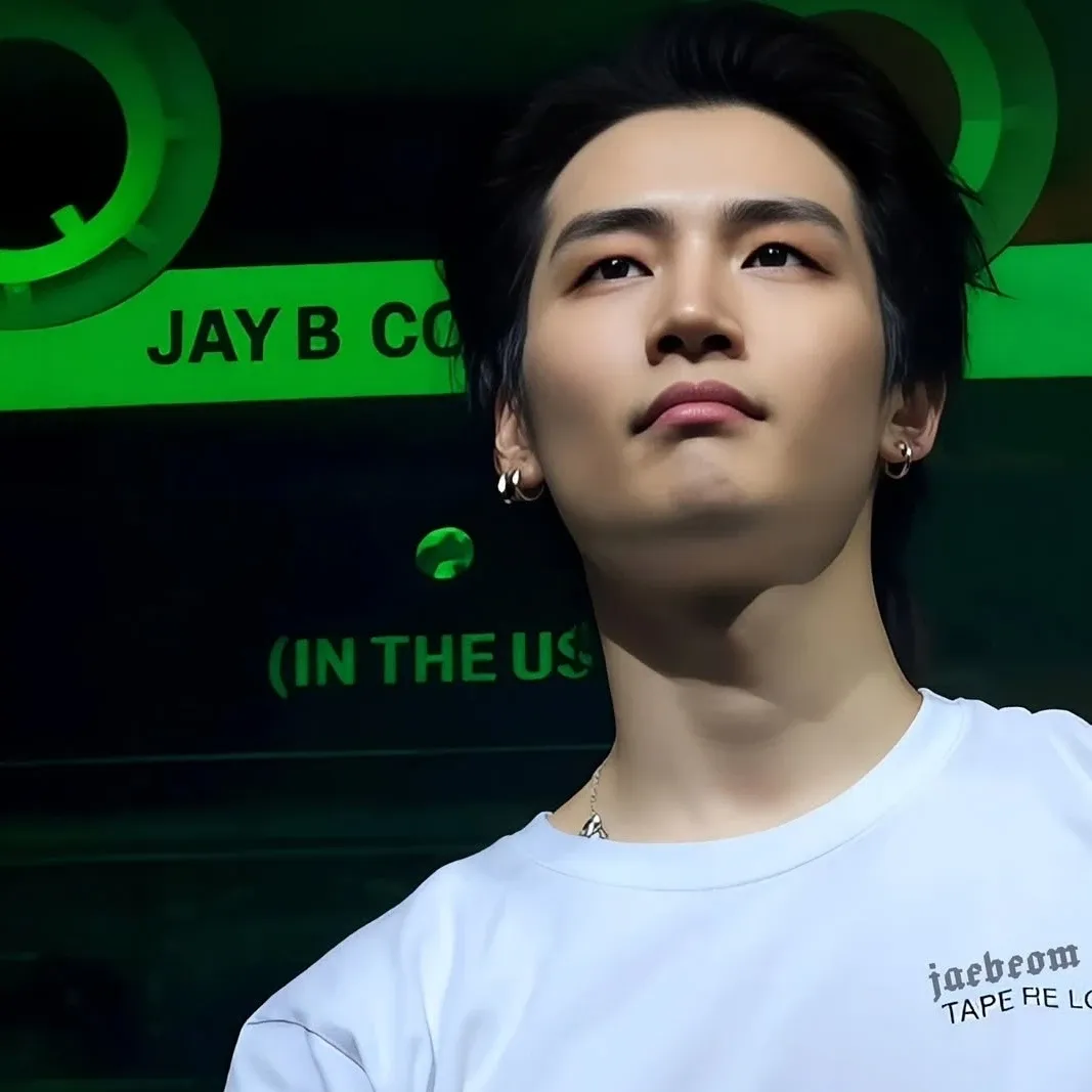 Latest photo of JAY B (GOT7)