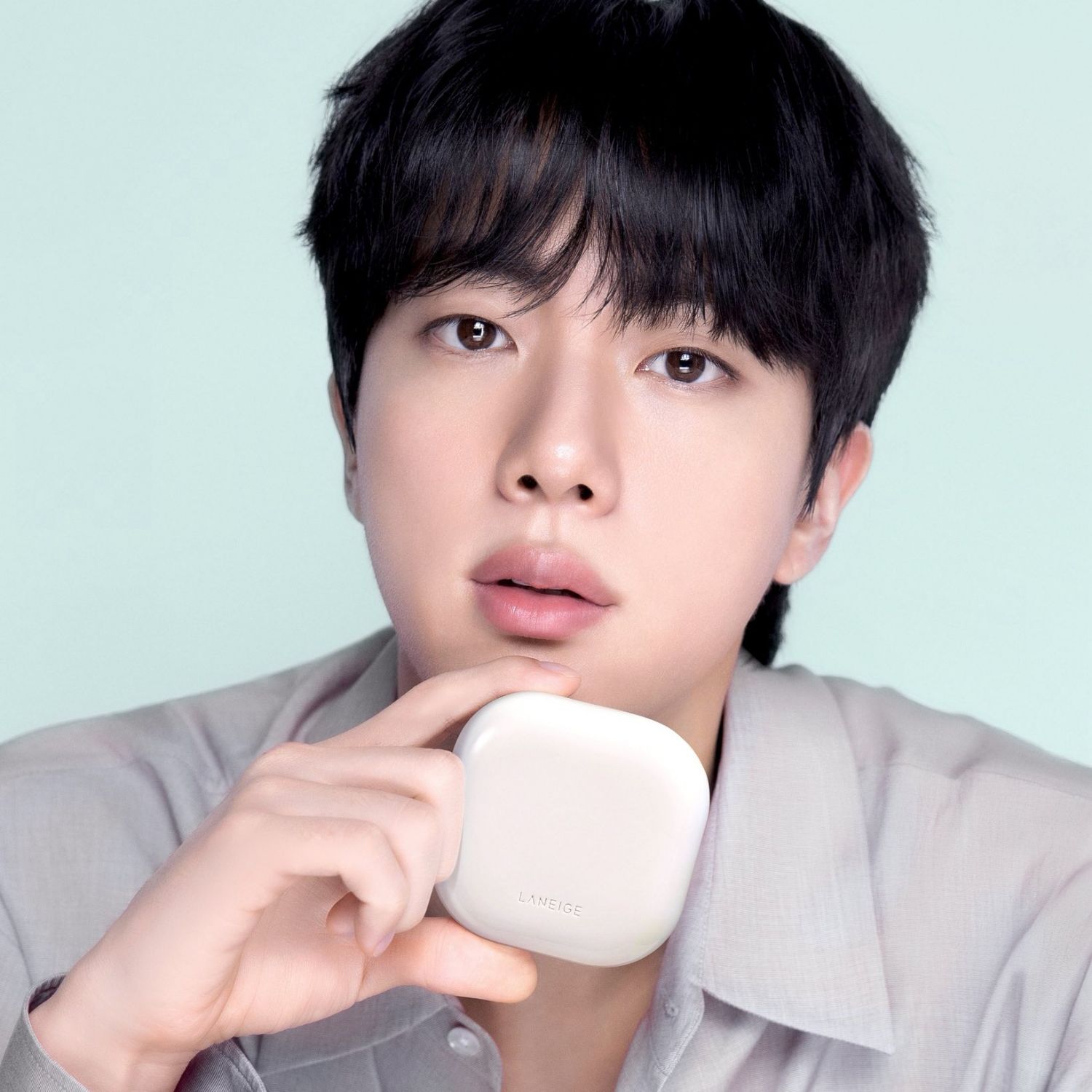 Momen yang diabadikan oleh penggemar Jin (BTS)