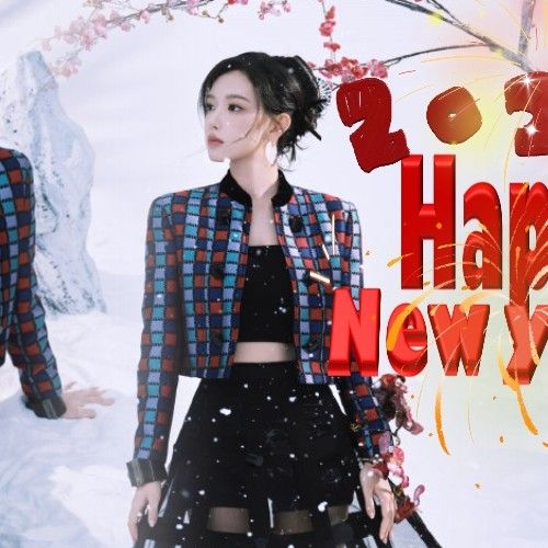 A moment captured by Cheng Xiao's fan