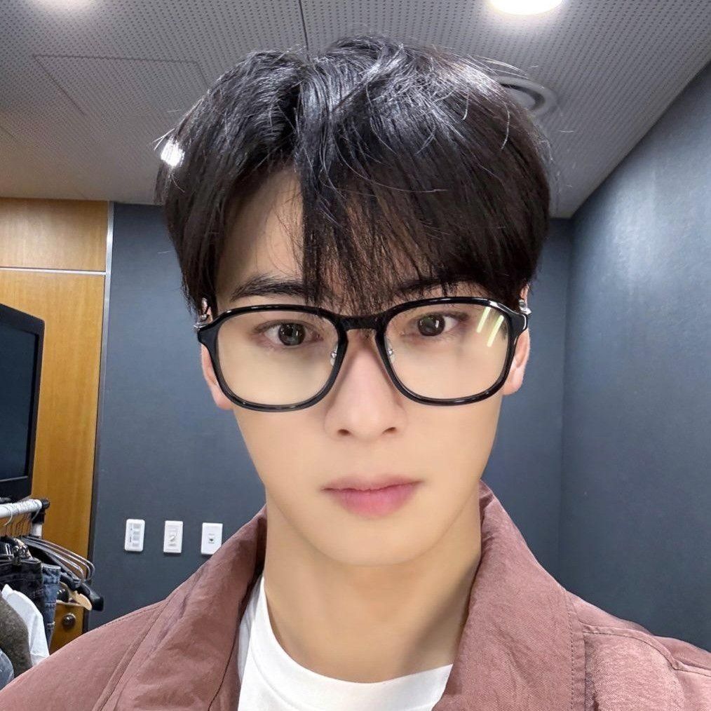 A moment captured by Eunwoo (ASTRO)'s fan