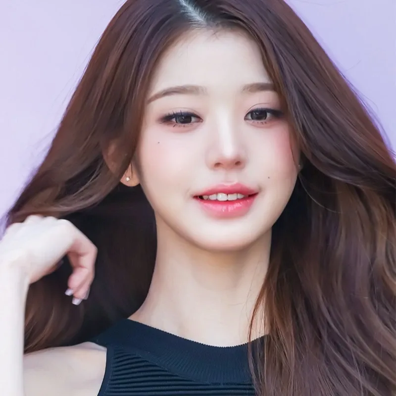 A moment captured by Jang Wonyoung (IVE)'s fan