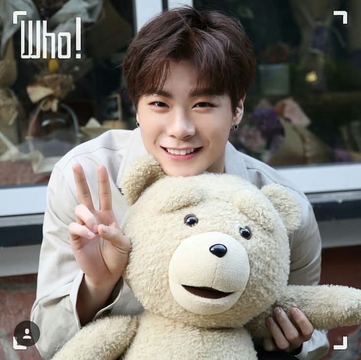 Latest photo of Moonbin (ASTRO)