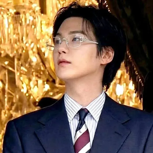 Behind-the-scenes cut of SUGA (BTS)
