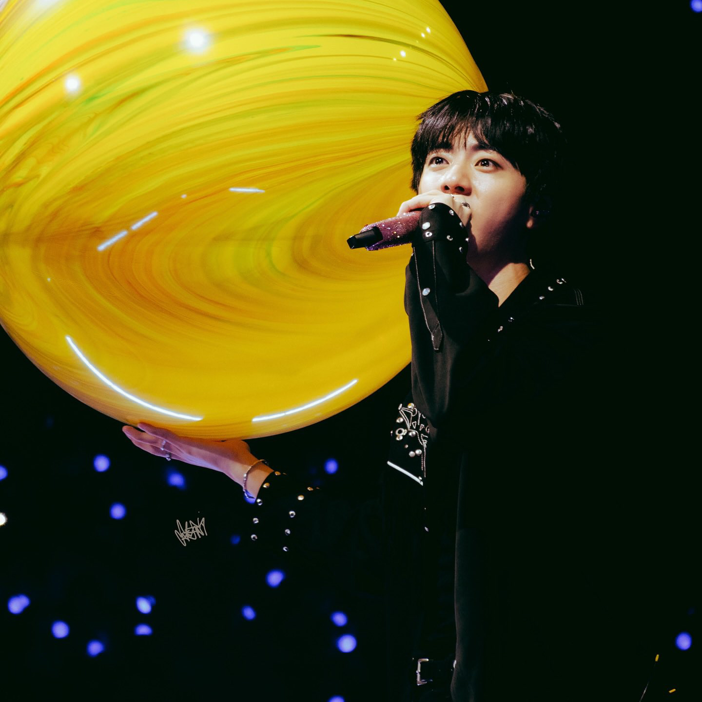 진 (방탄소년단)의 비하인드 컷