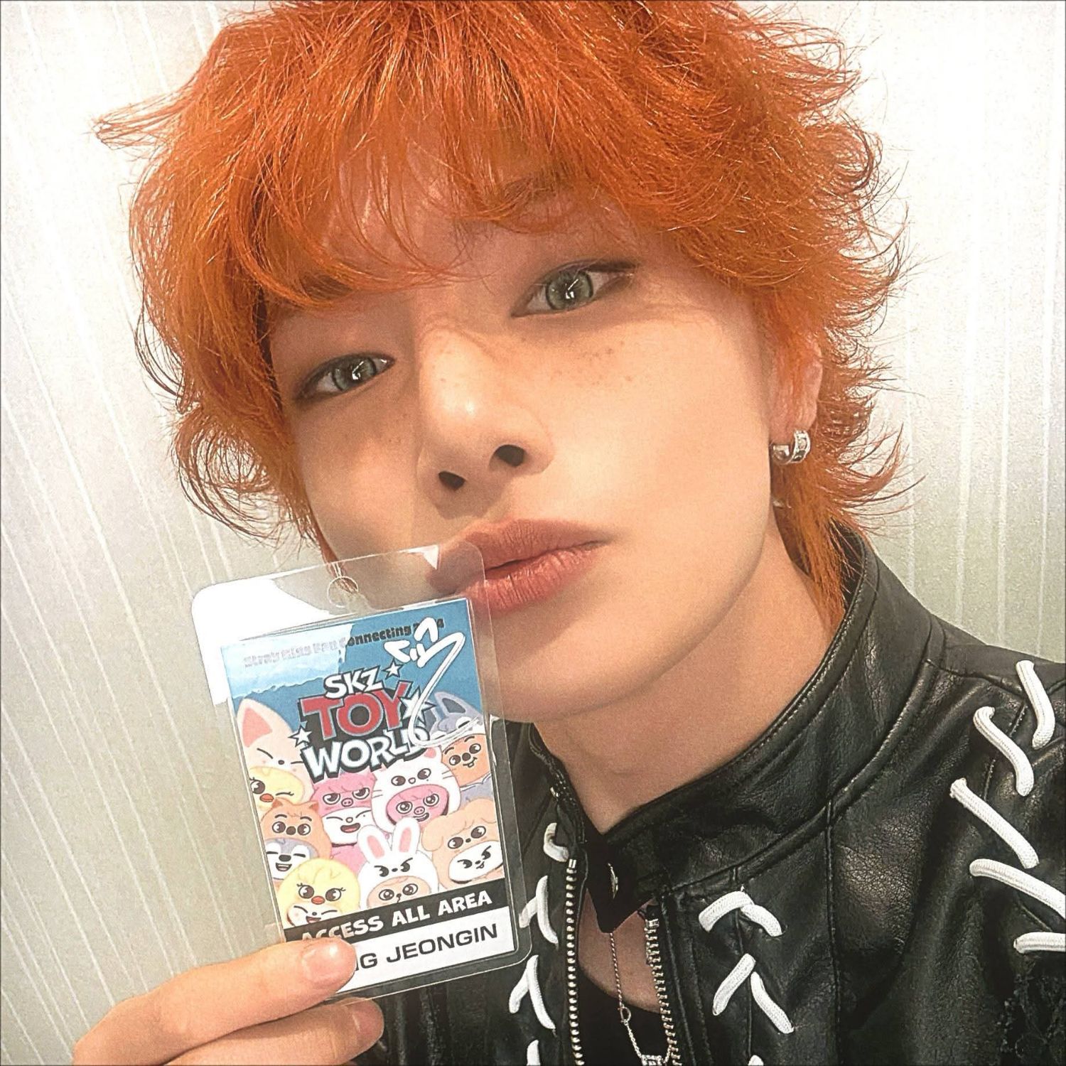 Behind-the-scenes cut of I.N (Stray Kids)