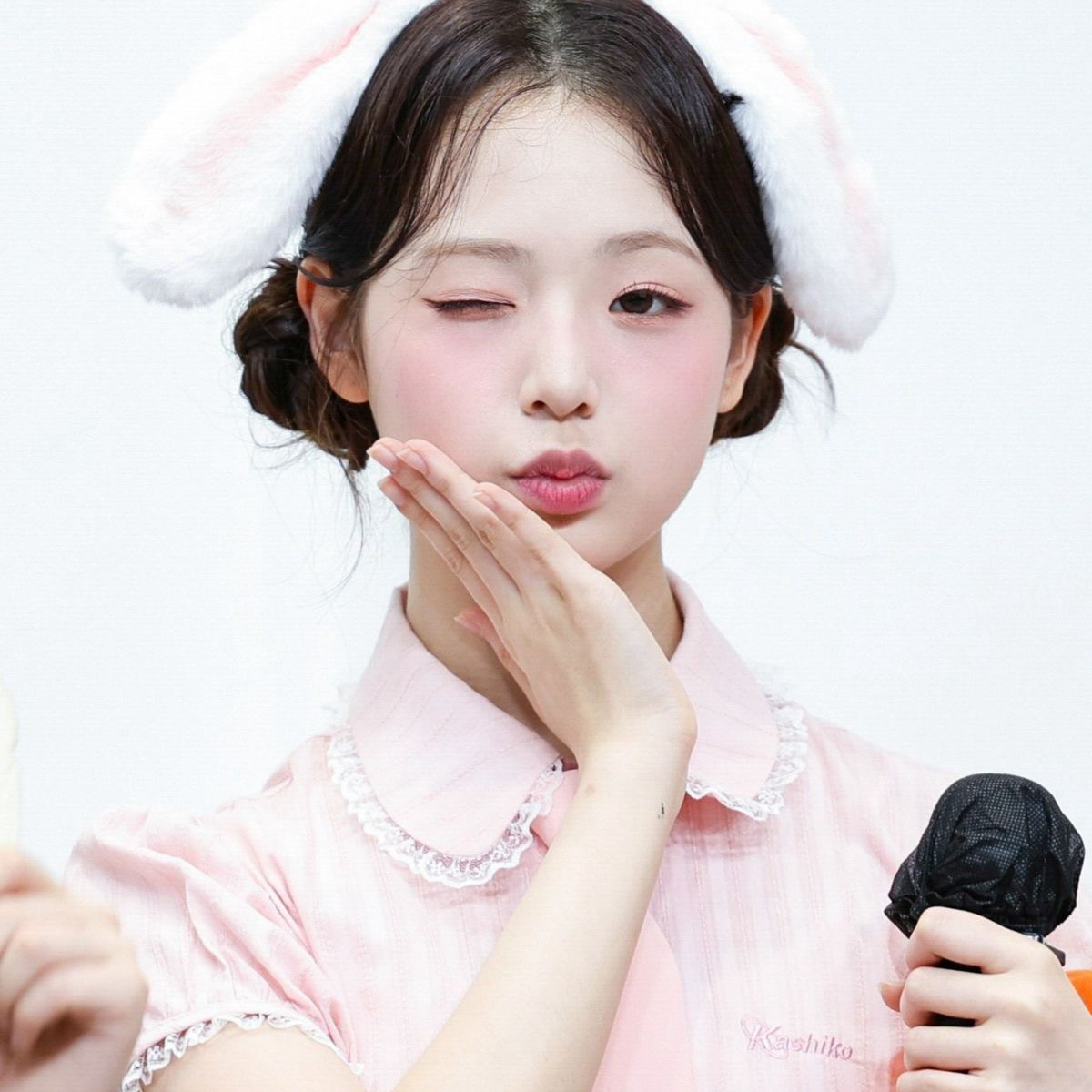 イム・ソウォン (UNIS)の舞台裏ショット