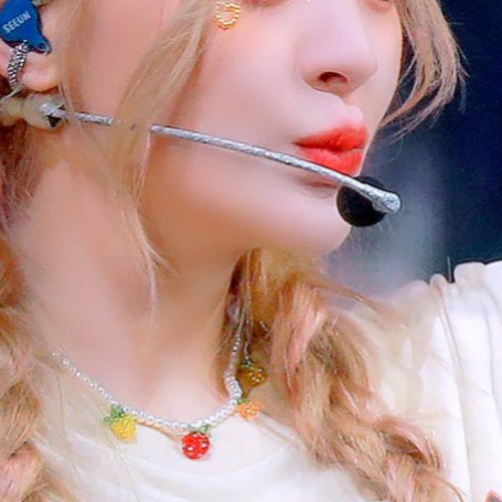 Behind-the-scenes cut of Seeun (STAYC)