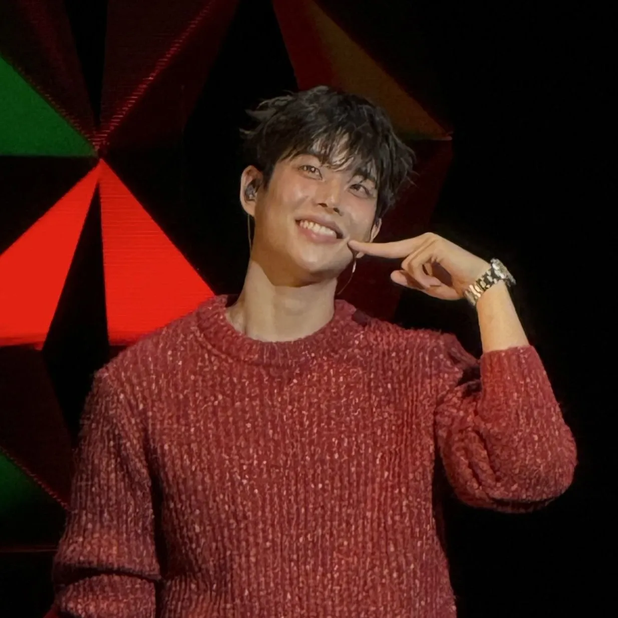 아스트로의 최신 사진