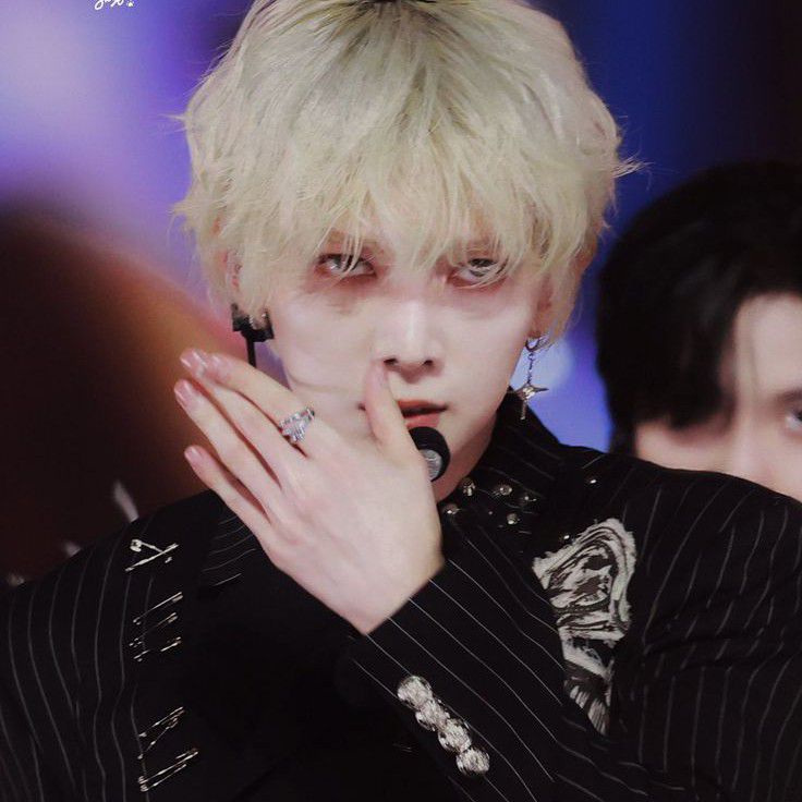 ATEEZの最近の活動写真