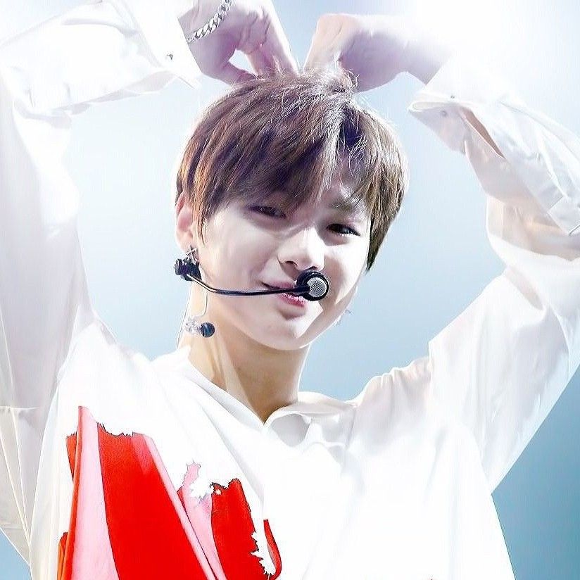 강다니엘의 비하인드 컷