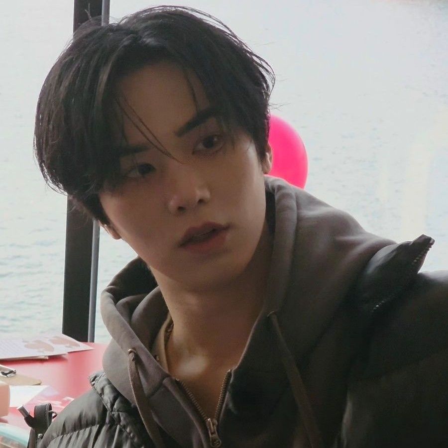 A moment captured by Rocky's fan