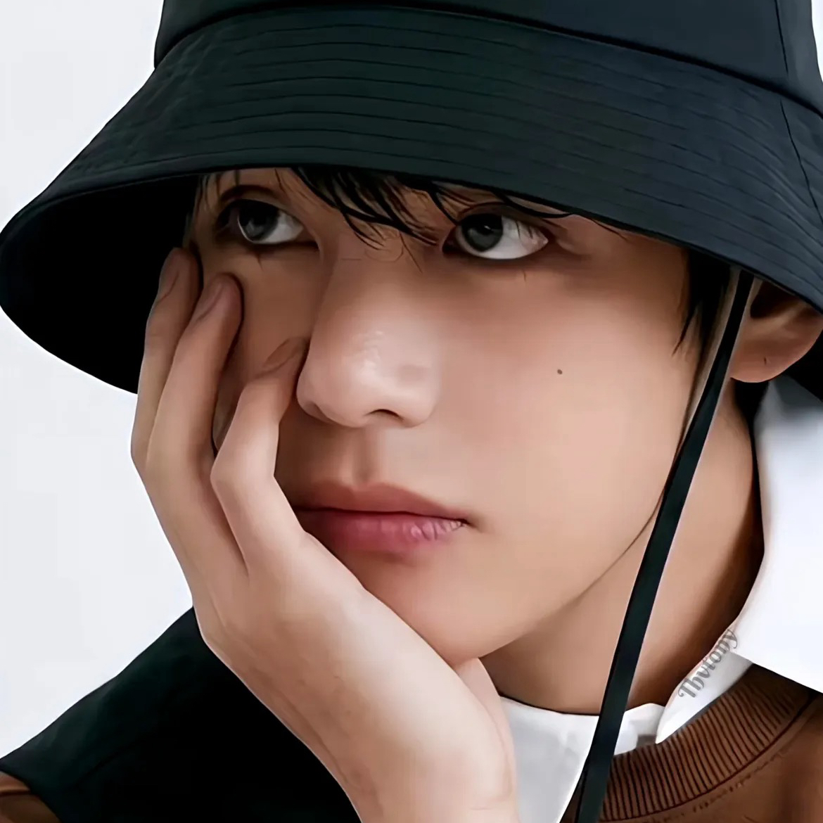 Recent activity shot of V (BTS)