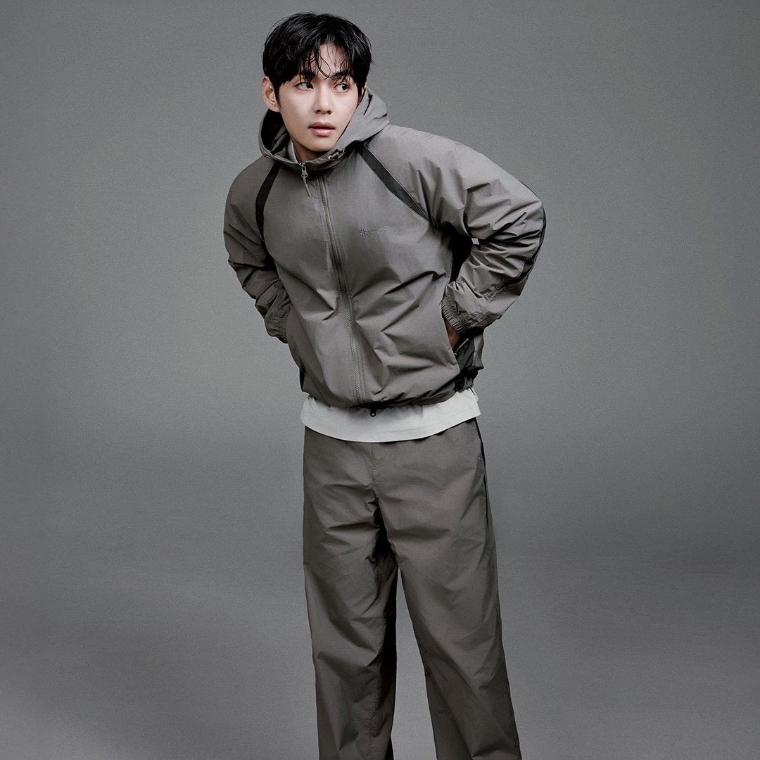 Behind-the-scenes cut of V (BTS)