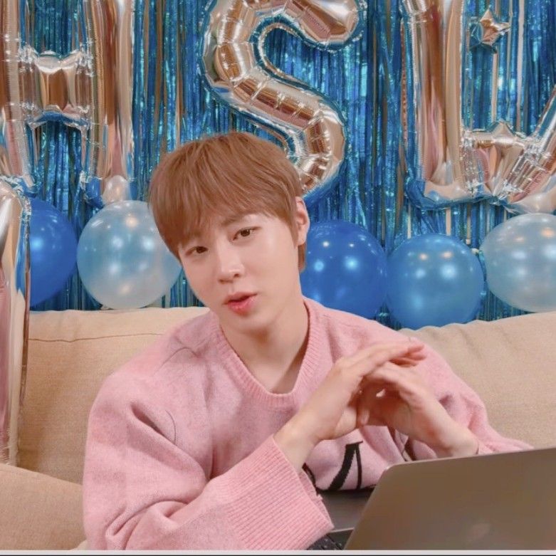 하성운 최근 활동샷