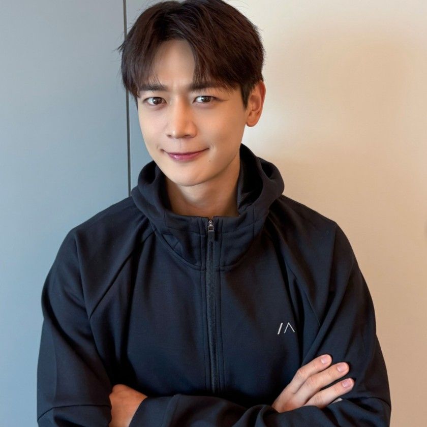 Recent activity shot of Minho (SHINee)