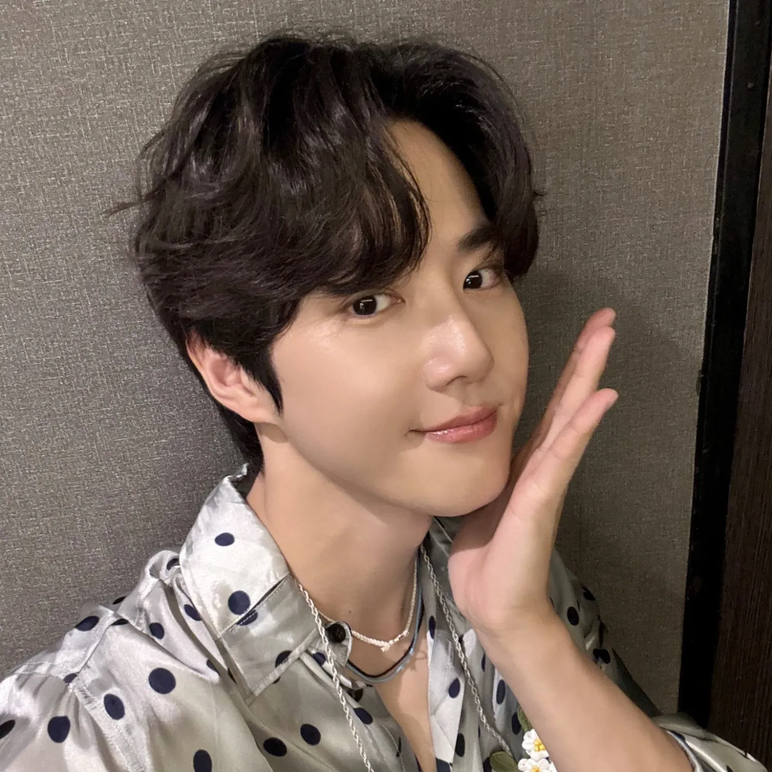 Behind-the-scenes cut of Suho (EXO)