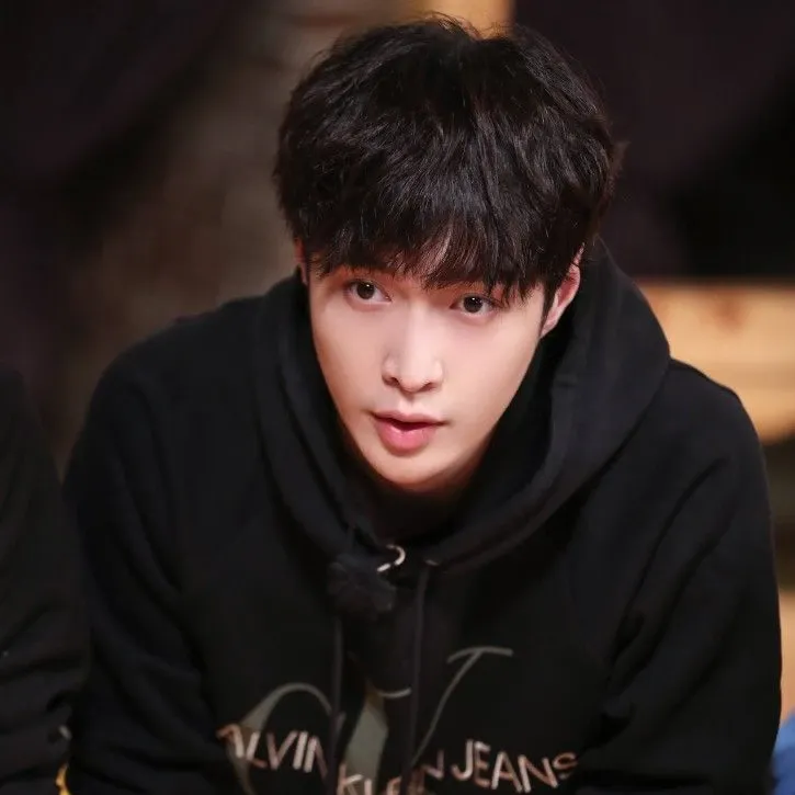 A moment captured by Lay (EXO)'s fan
